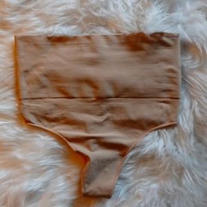 NWOT SKIMS- Size L/XL- Sand or Onyx- High Waisted Seamless Sculpt Thong